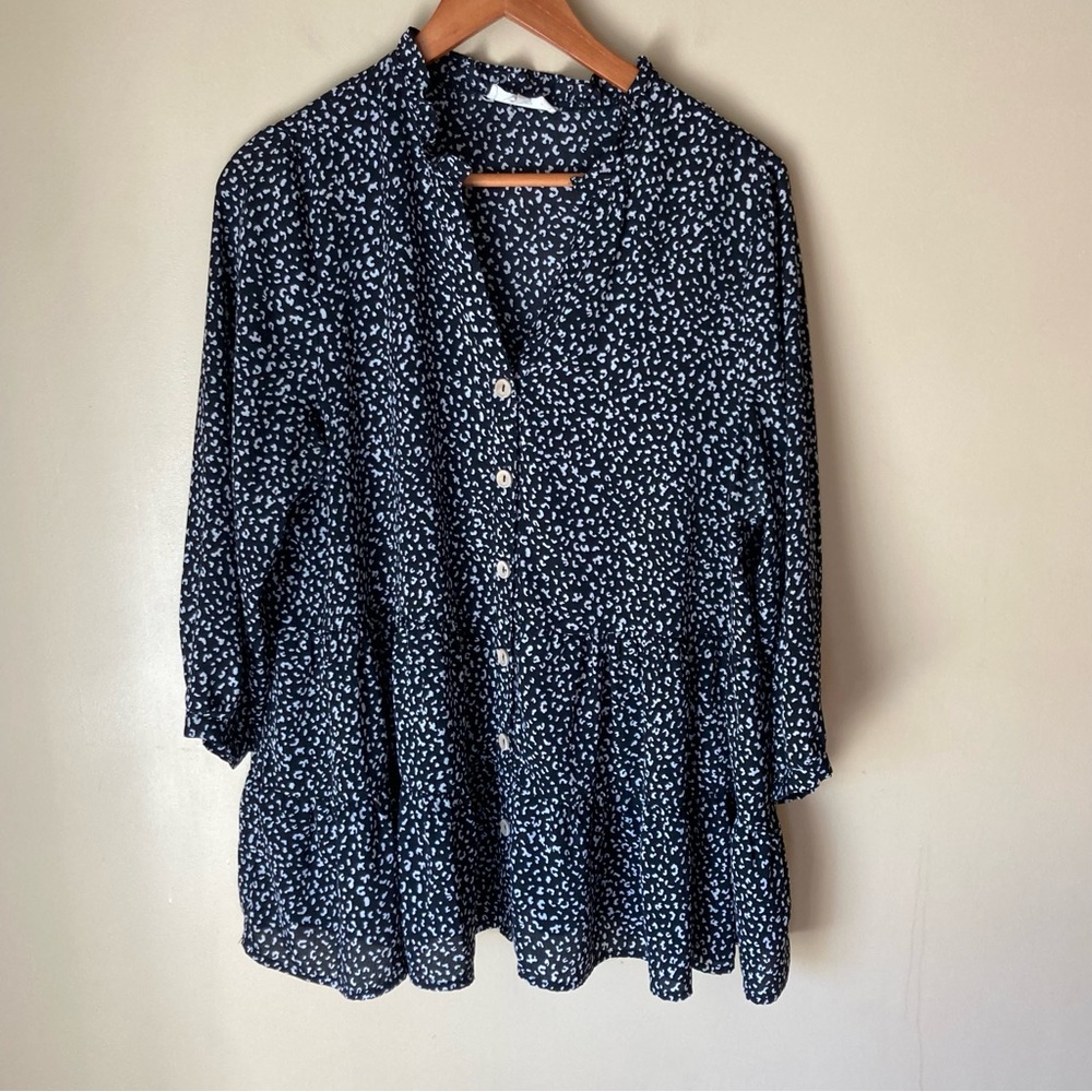 Entro 3/4 Sleeve Black and White Leopard Animal Print Flowy Tunic Blouse